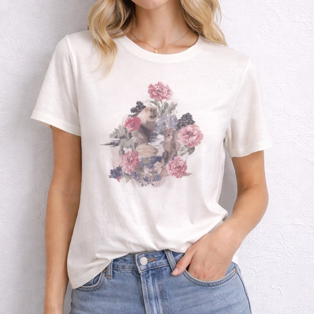 Uniqlo Cat Graphic Tee | Vintage-Inspired Floral Print T-Shirt | White Shirt M